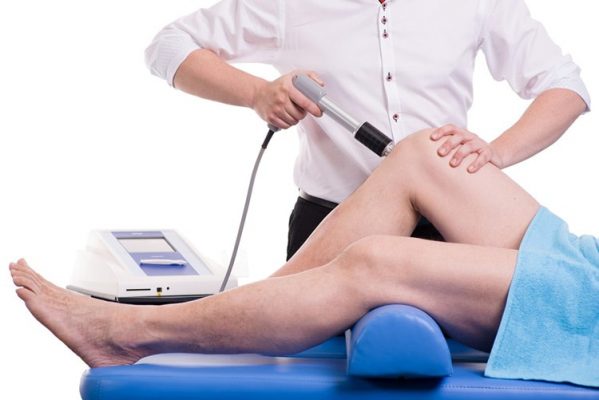 راهنمای جامع انتخاب نرم‌افزار مدیریت کلینیک: ۱۰ معیار کلیدی